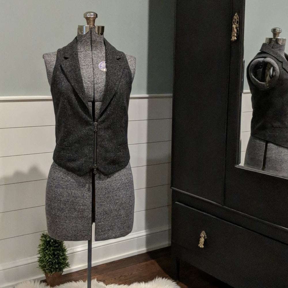 Club Monaco vest